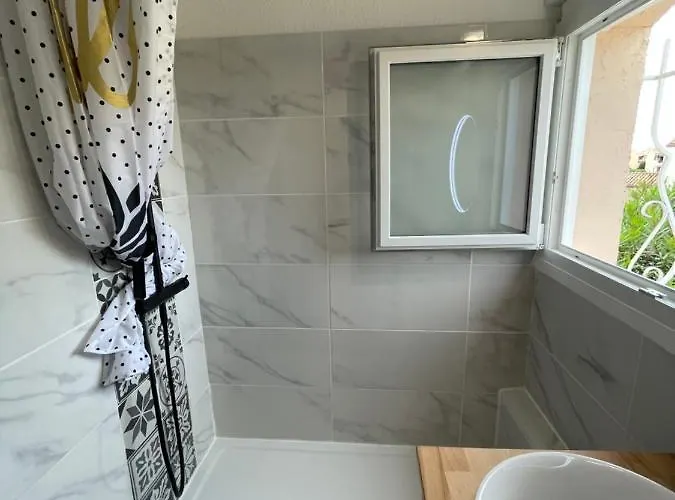 Lauriers Roses - Clim Wifi Parking - Piscine Dans - Marina St Cyprien Vakantiehuis *